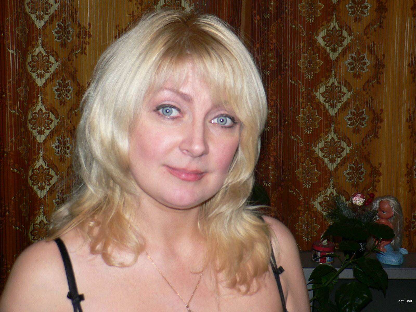 Mature Woman Fucks Lover in Amateur Porn Pic