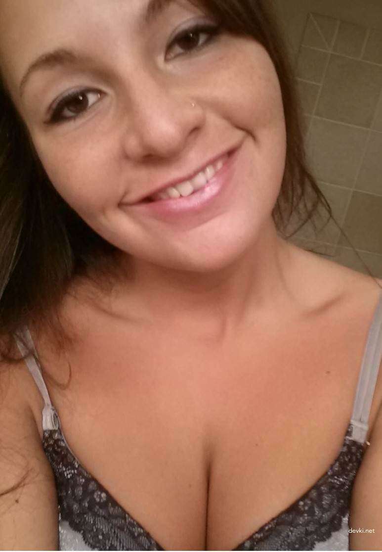 Hot Student Amateur Porn Pics: Explicit Selfies & Nudes