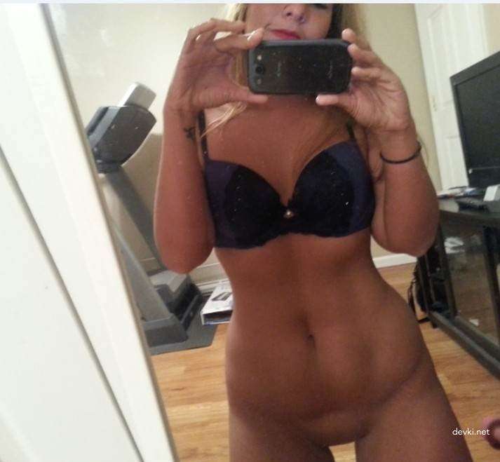 Hot Student Amateur Porn Pics: Explicit Selfies & Nudes