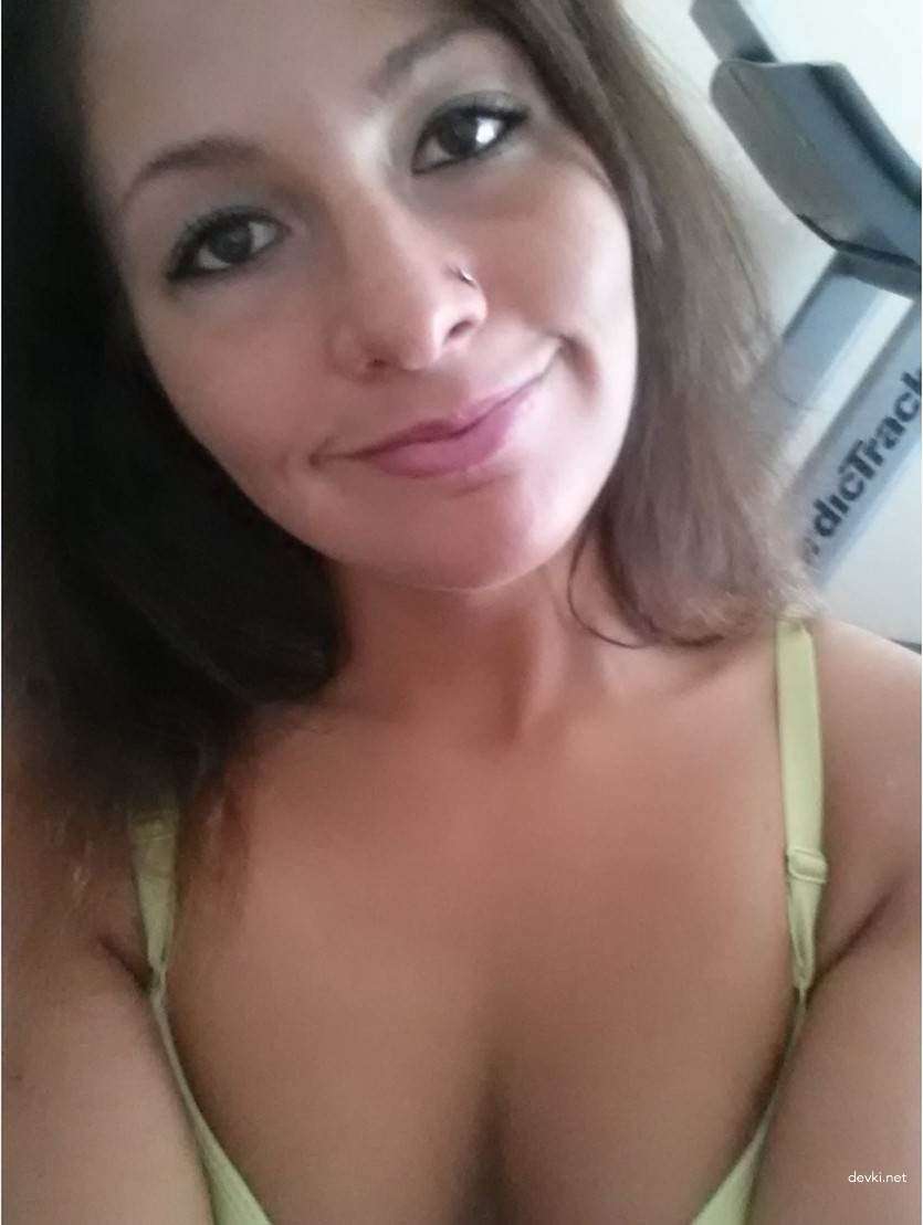 Hot Student Amateur Porn Pics: Explicit Selfies & Nudes