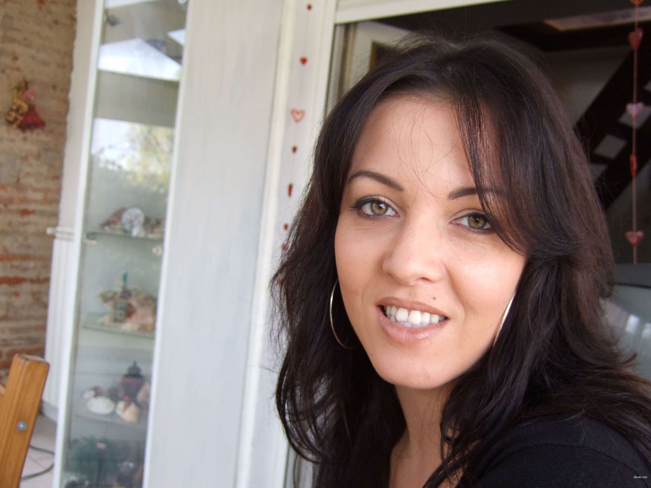 Wet Pussy Amateur Woman: Explicit Porn Photo