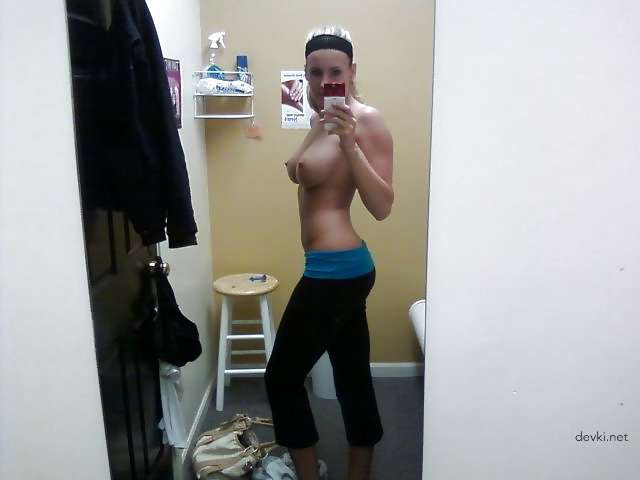 Hot Chick Fingering Her Holes - Explicit Amateur Porn Pic