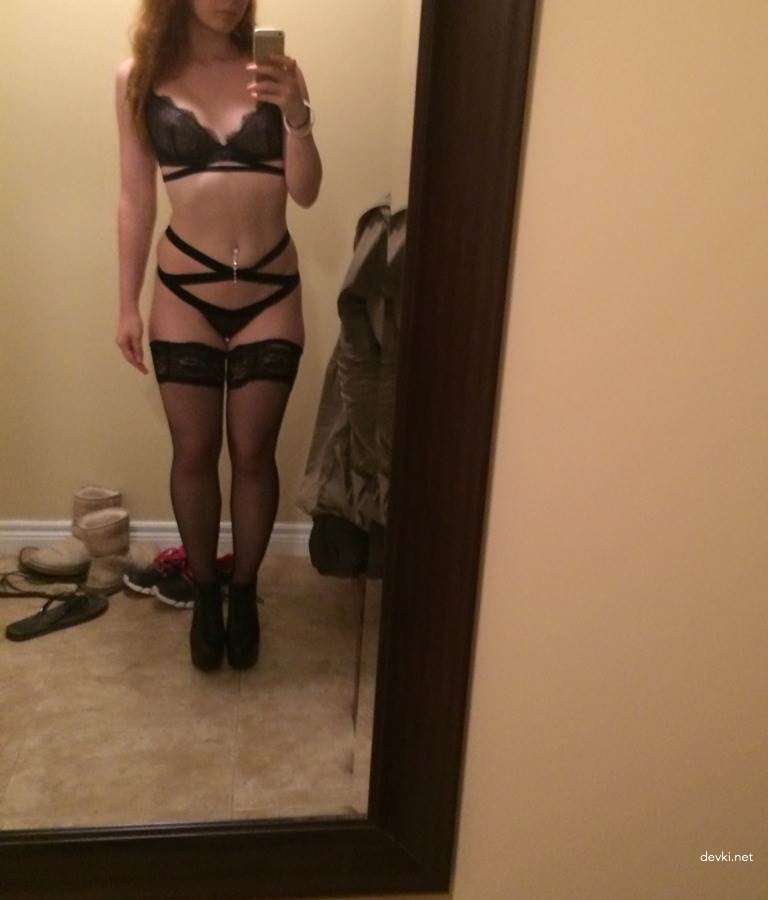 Seductive Redhead Posing in Front of Mirror - Amateur Explicit Photo
