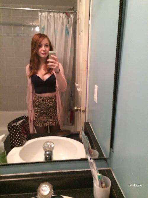 Seductive Redhead Posing in Front of Mirror - Amateur Explicit Photo