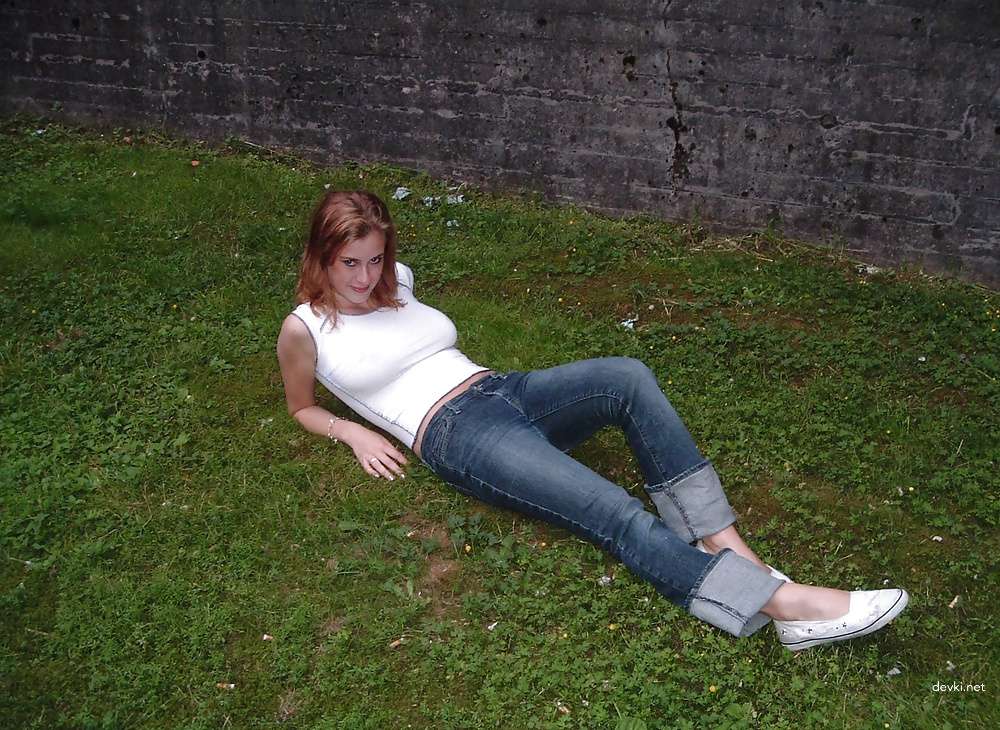 Amateur Slut Sucks Cock - Explicit Blowjob Photos