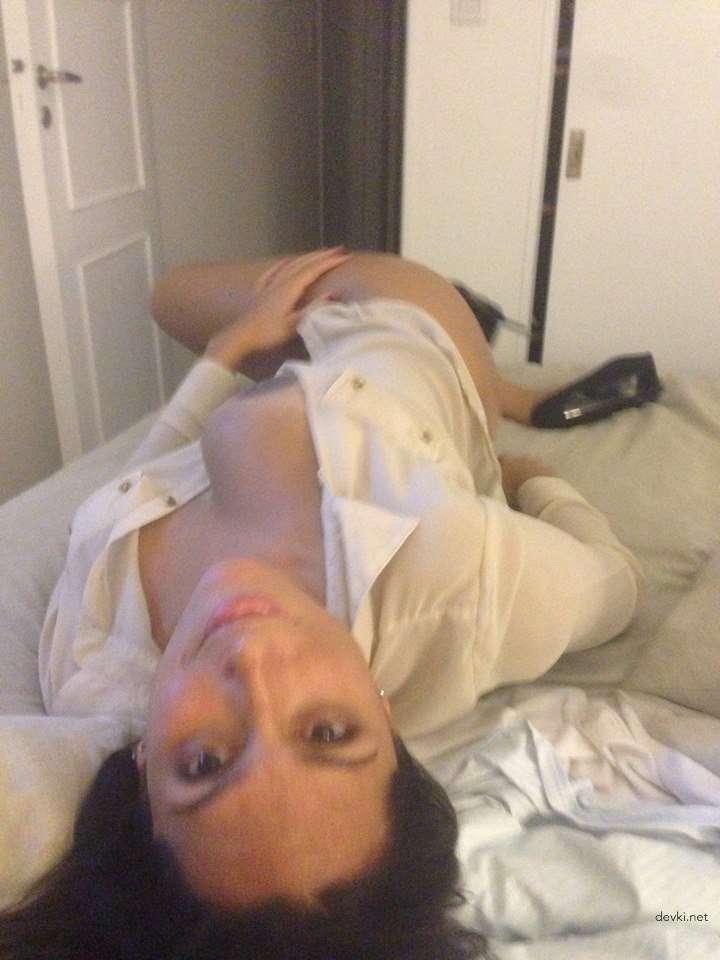 Amateur MILF Private Porn: Explicit Homemade Sex Pics