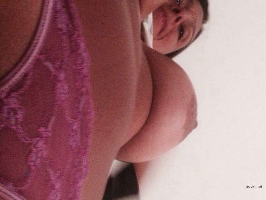 Amateur MILF Private Porn: Explicit Homemade Sex Pics