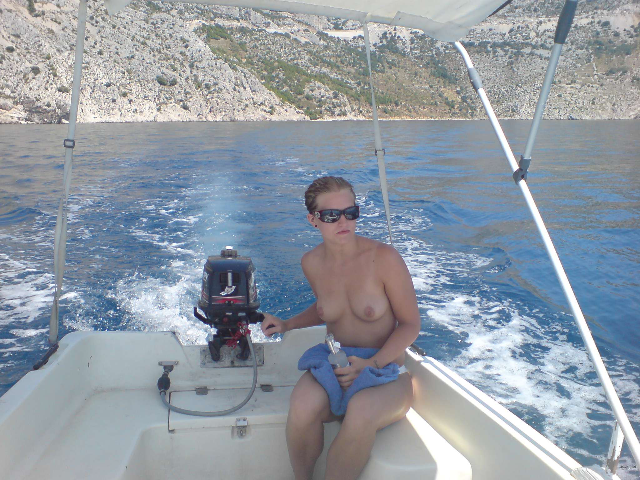 Hot Vacation Amateur Porn Girls: Explicit Beach Sex Photos