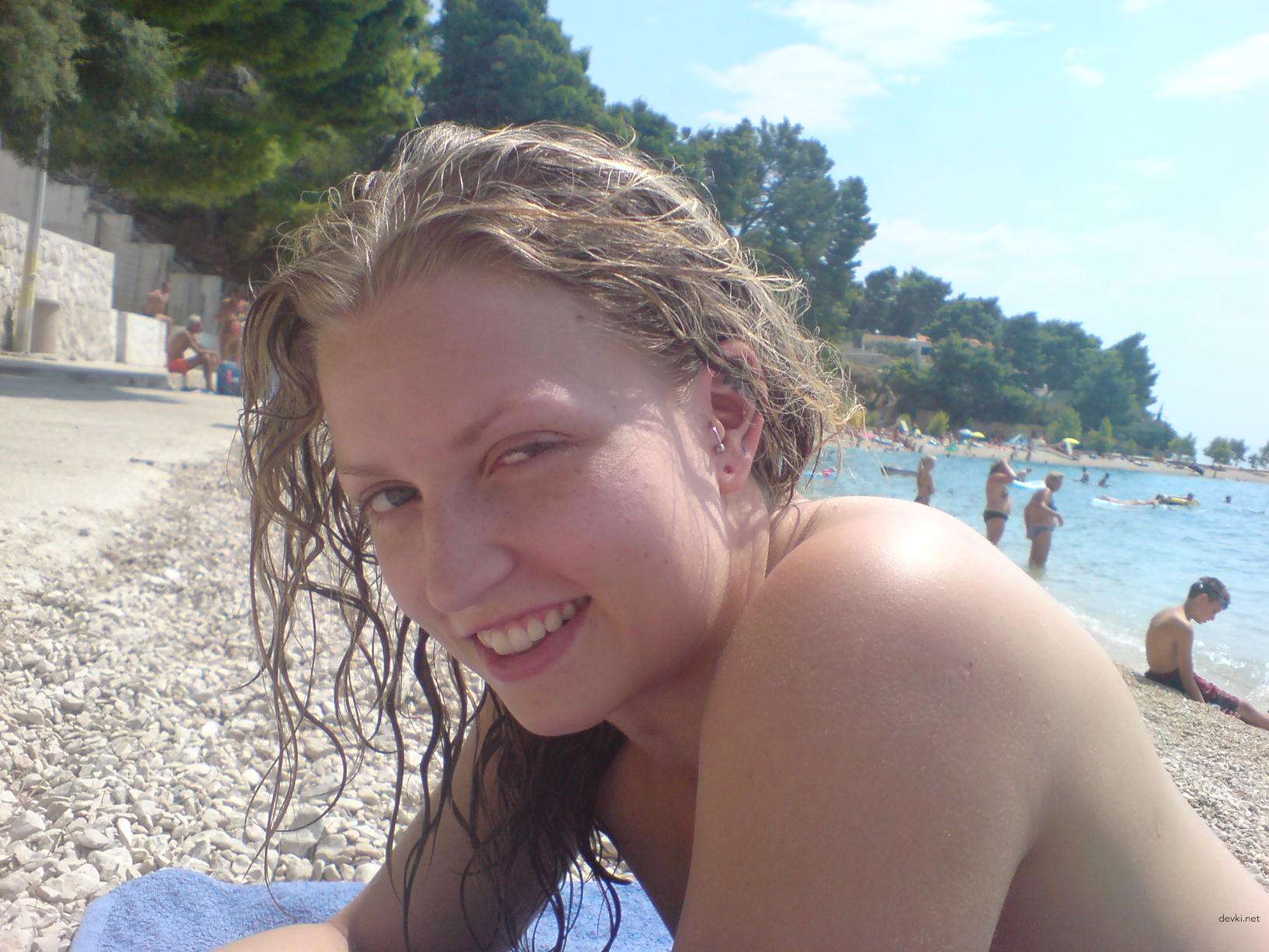 Hot Vacation Amateur Porn Girls: Explicit Beach Sex Photos