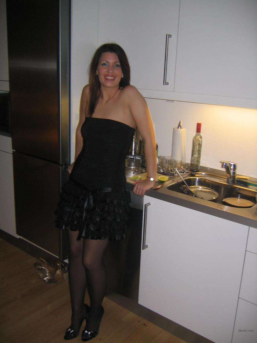 Passionate MILF Amateur Porn Photo: Busty Woman Gets Wild and Explicit!