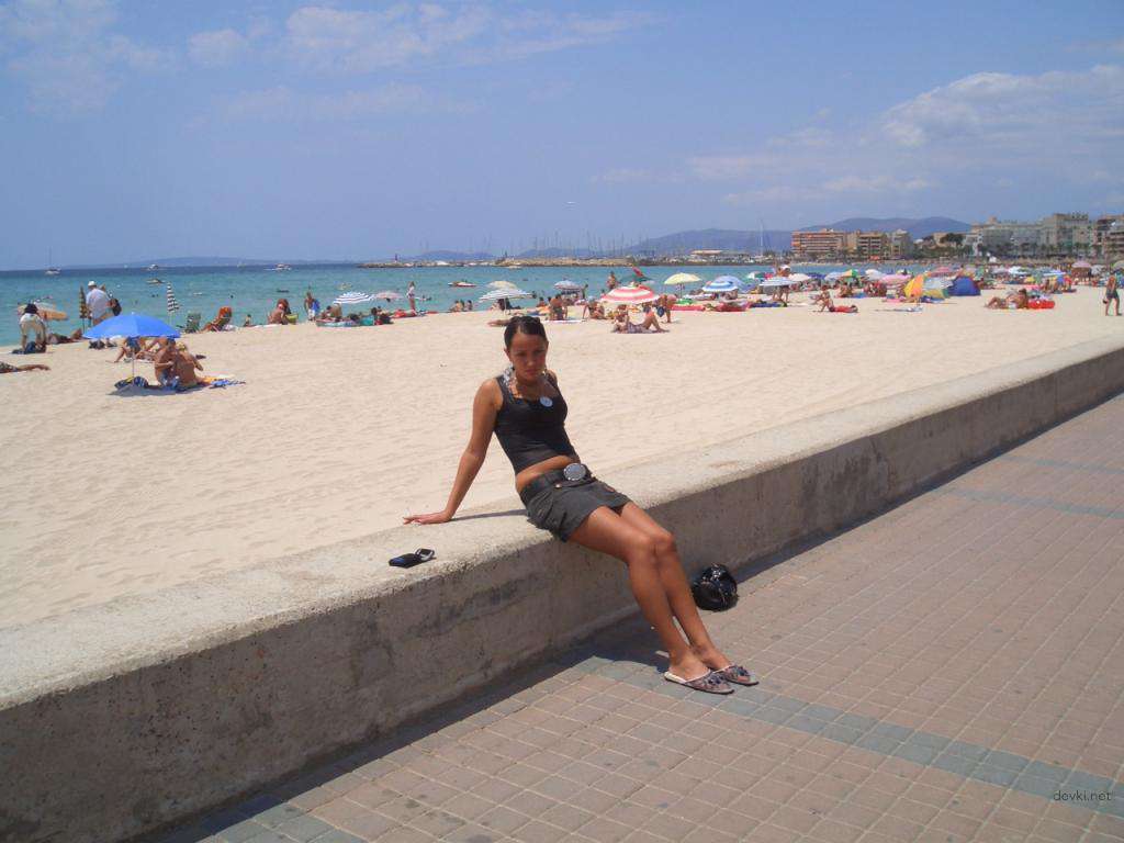 Hot Babe Deepthroats Cock: Amateur Porn Photo