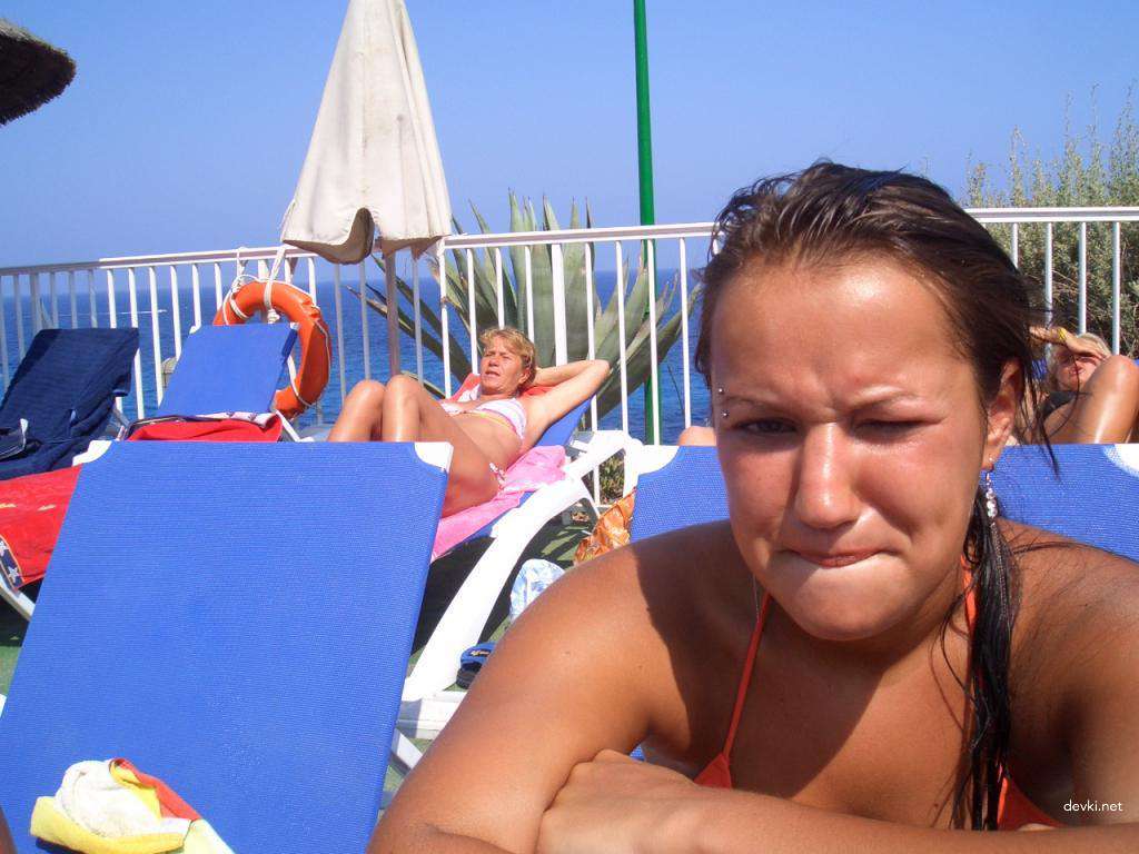 Hot Babe Deepthroats Cock: Amateur Porn Photo