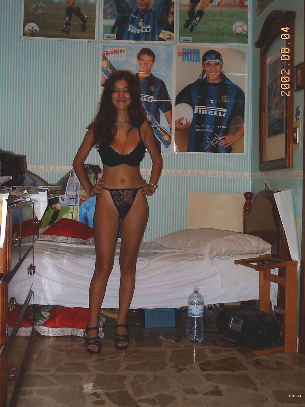Private Photo of Busty Amateur Girl: Explicit and Bold!