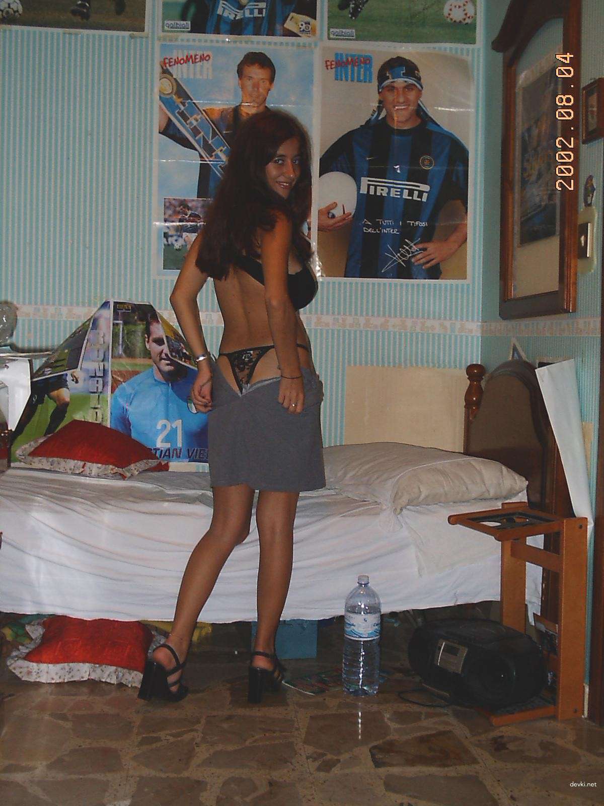 Private Photo of Busty Amateur Girl: Explicit and Bold!