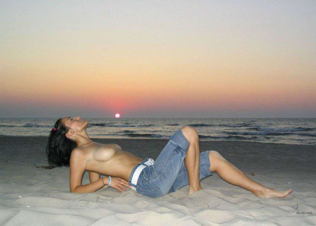 Private Vacation Amateur Porn: Explicit Outdoor Sex Fun