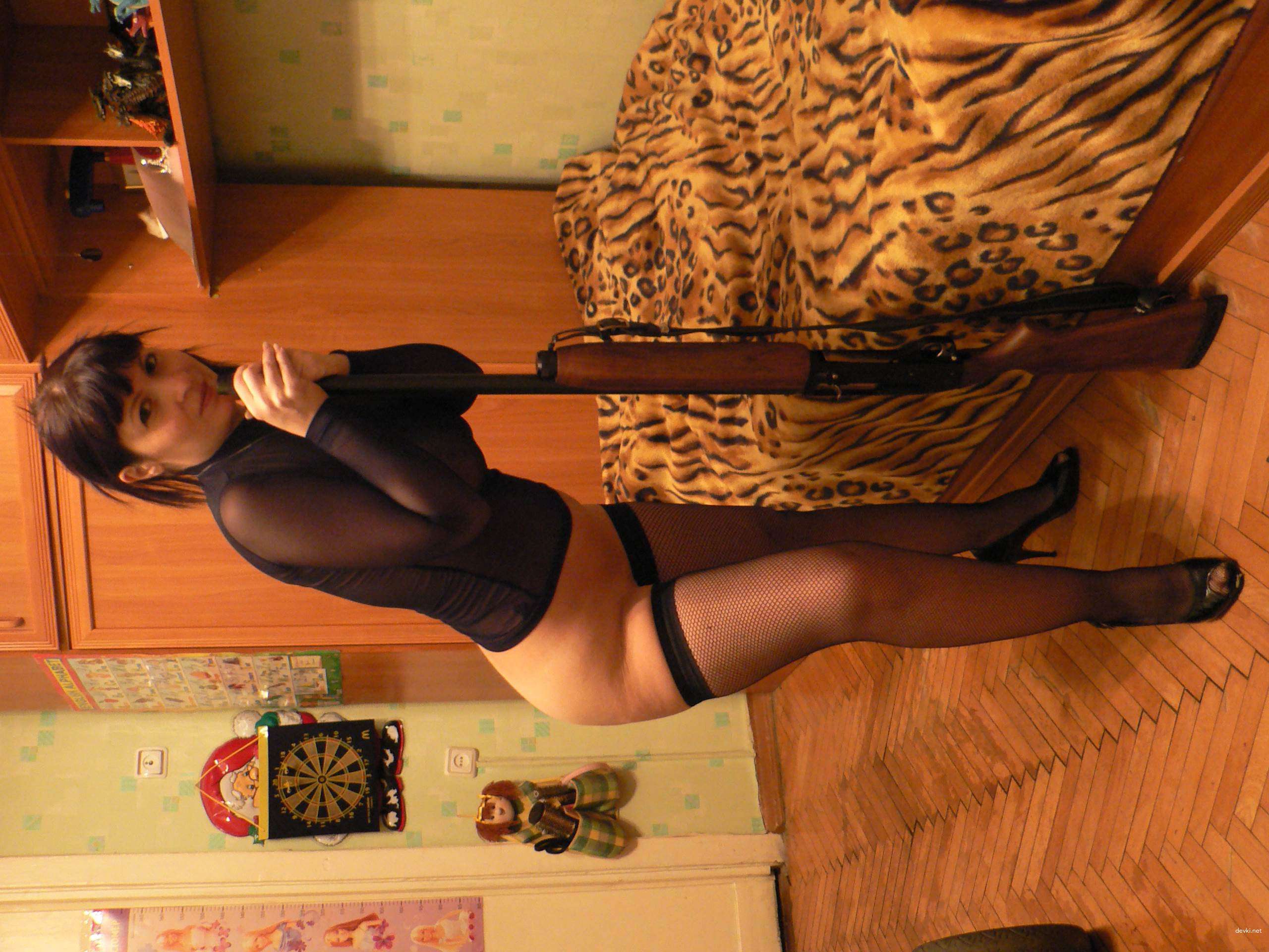 Amateur Slut Visits Lover for Explicit Photo Shoot