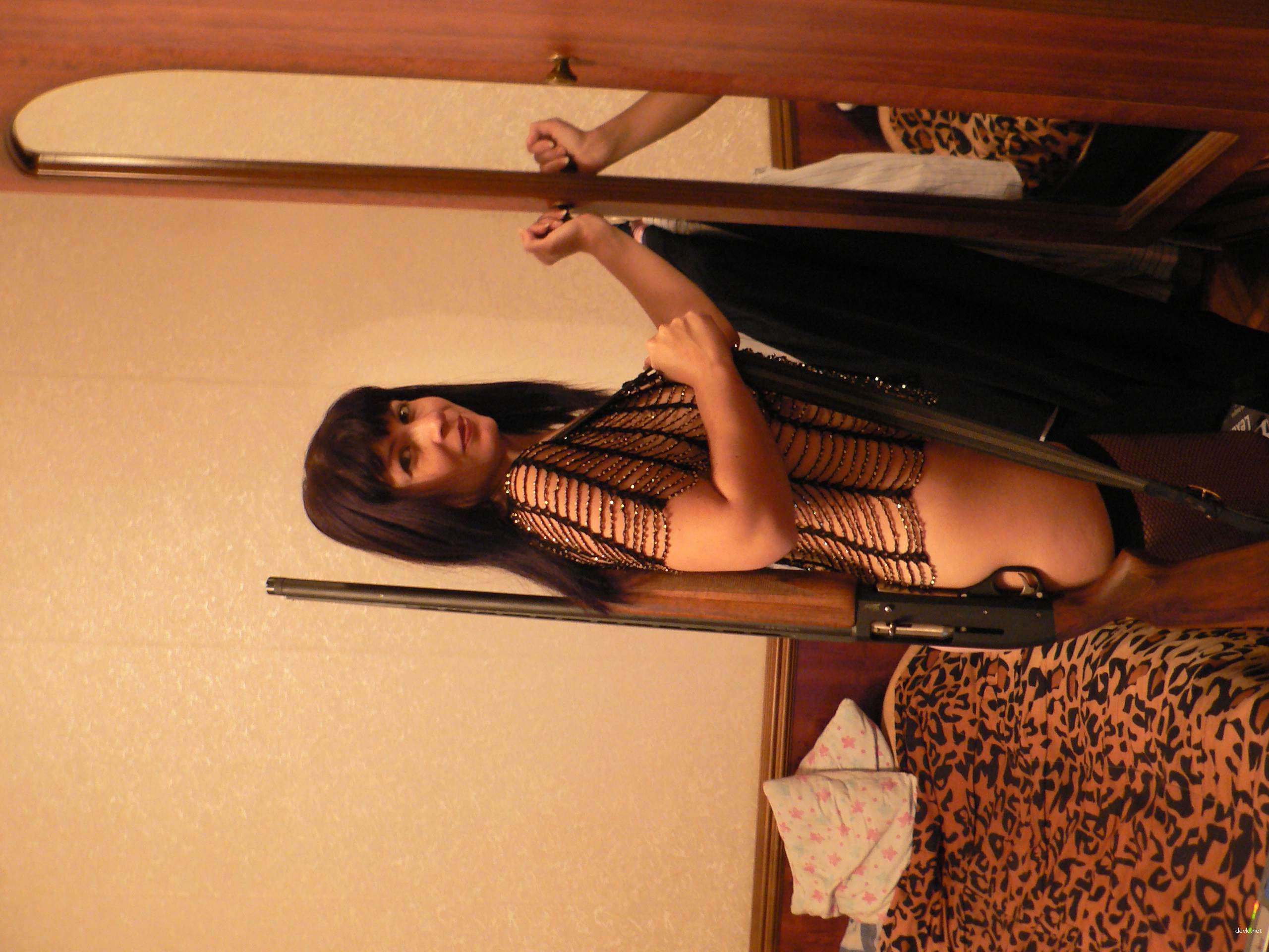 Amateur Slut Visits Lover for Explicit Photo Shoot