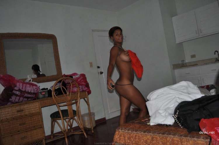 Private Busty Girl's Explicit Amateur Photos: Uncensored Big Boobs!