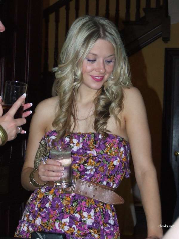 Private Vacation Photos: Explicit Amateur Girl Pictures