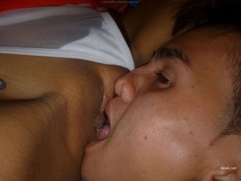 Hot Mulatto Amateur Sex Photo: Explicit Interracial Action