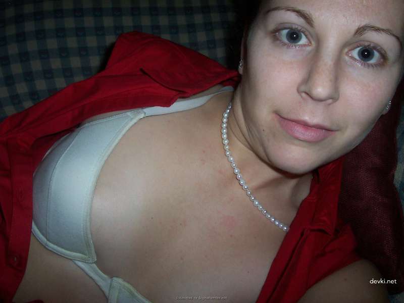 Amateur Slut's Explicit Homemade Porn Photos