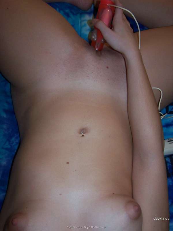 Amateur Slut's Explicit Homemade Porn Photos