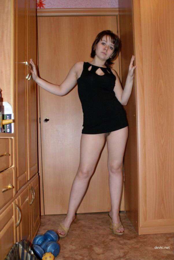 Russian Amateur Slut's Explicit Homemade Porn Pics