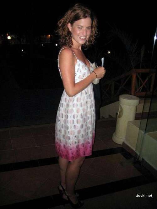 Hot Amateur Babe's Explicit Home Porn - Classy Slut Gets Naughty