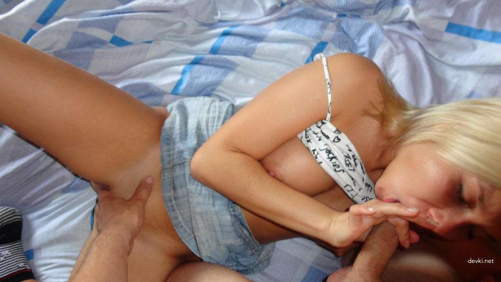 Skinny Blonde Amateur Porn: Explicit Home Photos