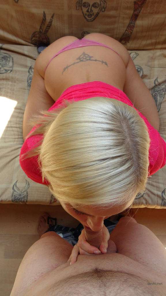 Skinny Blonde Amateur Porn: Explicit Home Photos