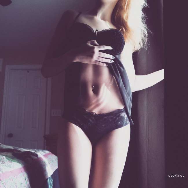 Amateur Girl Self-Fucking Photo Shoot – Explicit Solo Masturbation