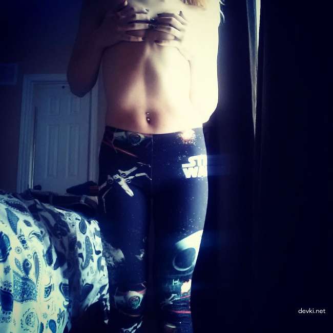 Amateur Girl Self-Fucking Photo Shoot – Explicit Solo Masturbation