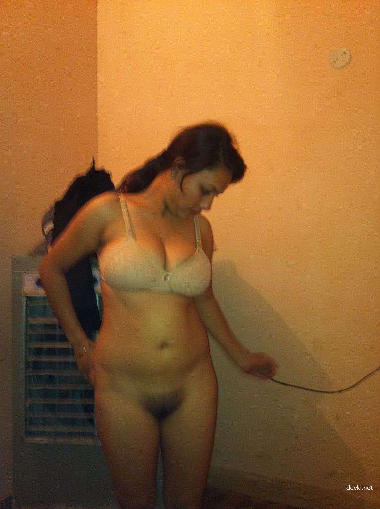 Indian Amateur Girls Nude Photos - Explicit XXX Indian Babes Exposed!