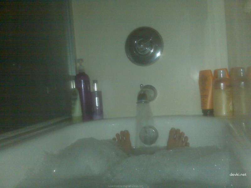 Capturing Wet Pussy: Amateur Porn Photo Shoot