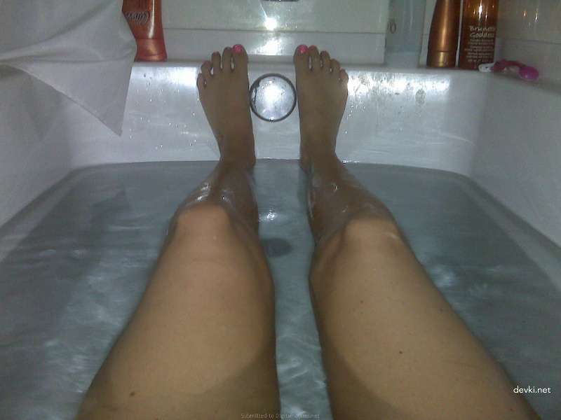 Capturing Wet Pussy: Amateur Porn Photo Shoot