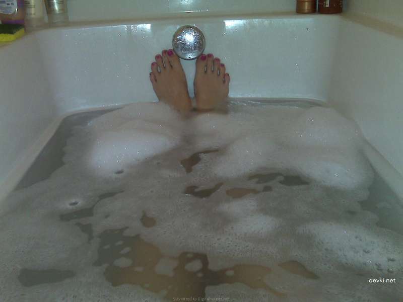 Capturing Wet Pussy: Amateur Porn Photo Shoot