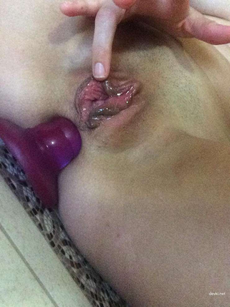 Hardcore Anal Plug Action: Amateur Porn with Butt Plug in Ass