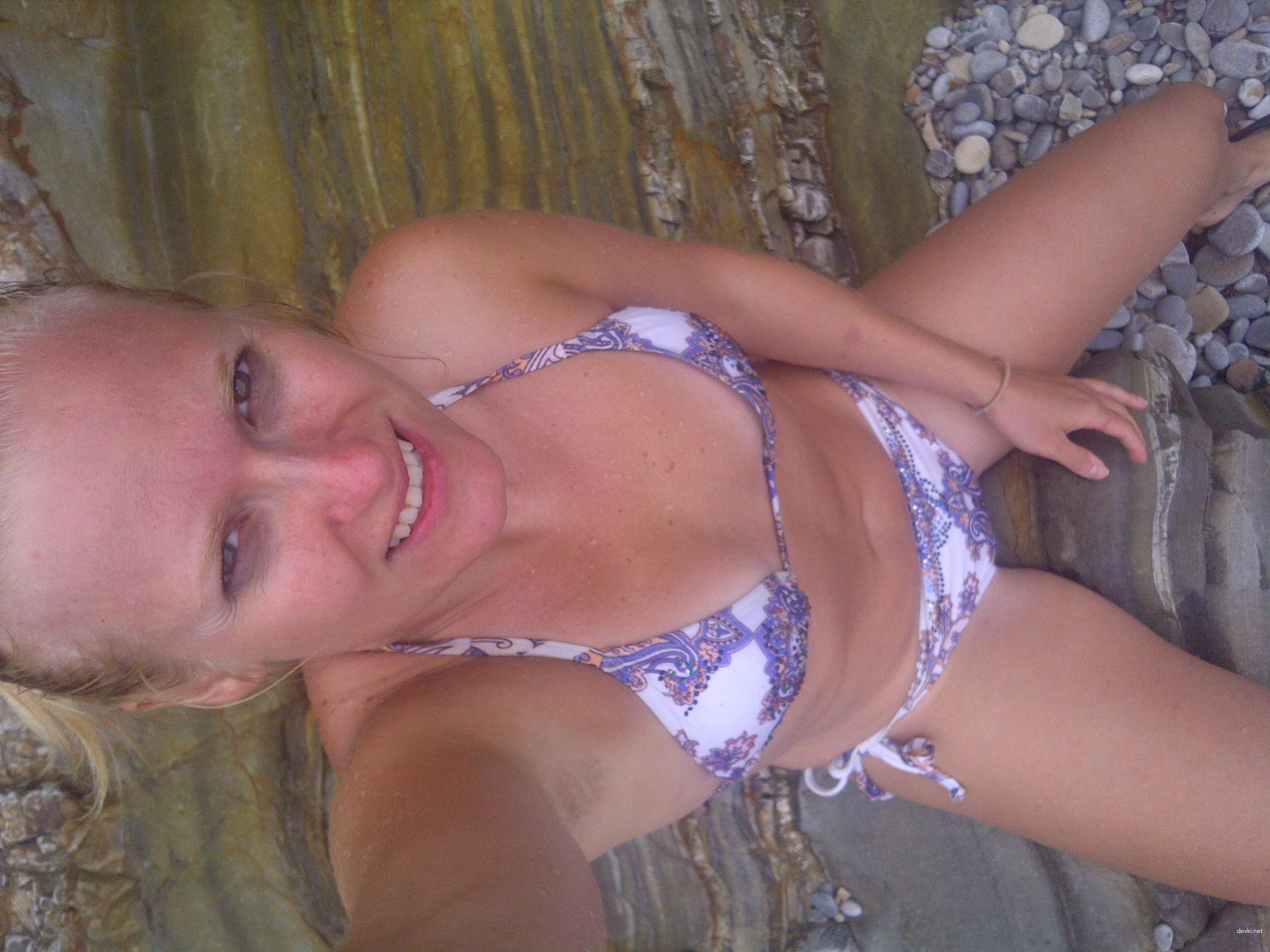 Sexy Amateur Teen Porn Pics: Cute Girl Gets Naughty