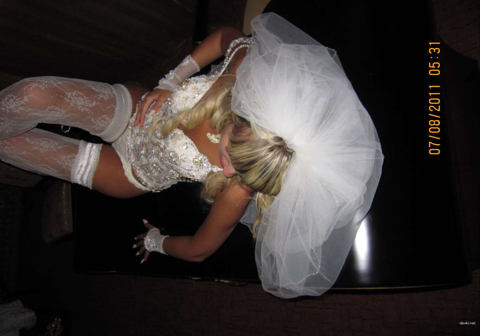 Amateur Bride Porn: Hot Sexwife Photos