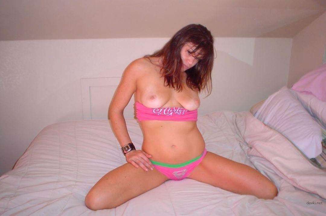 Ravishing Teen Gets Wet Pussy Pounded in Amateur Porn Pic