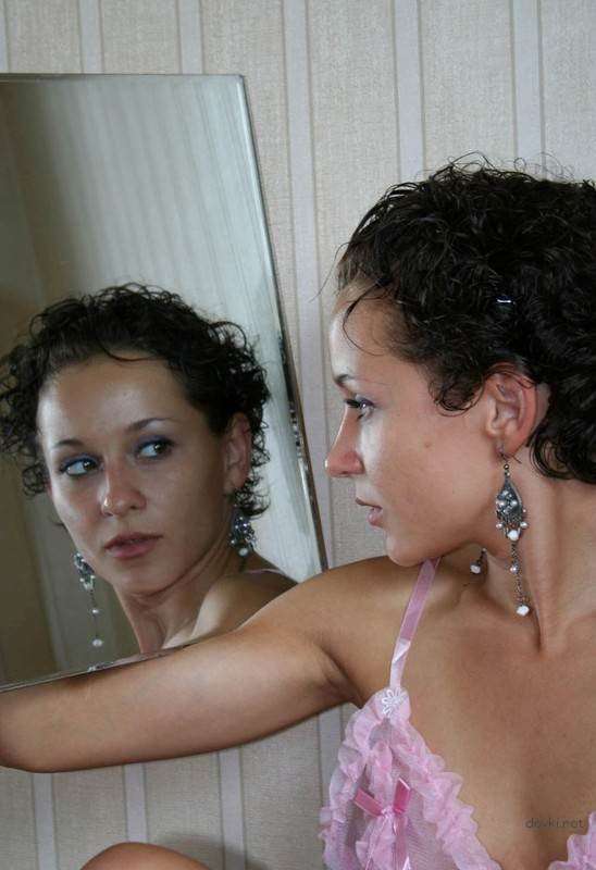 Hot Bitch Amateur Photo: Explicit Russian Slut Shows It All
