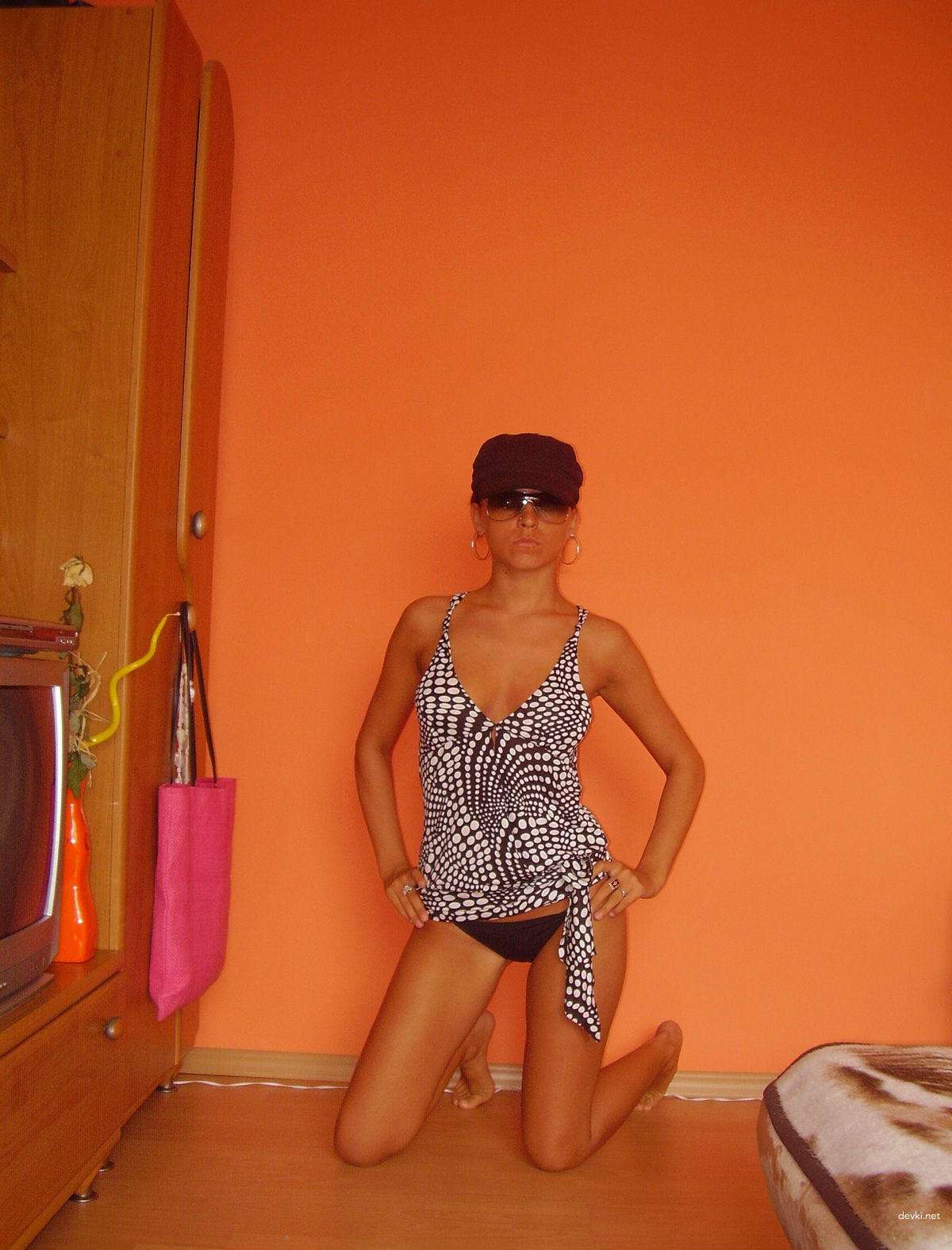 Hot Amateur Girl Strips Naked Outdoors - Explicit Nude Photos