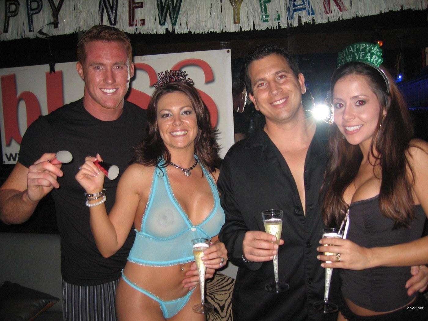 Hot Amateur Swingers Exchange Babes in Hardcore Porn Pics