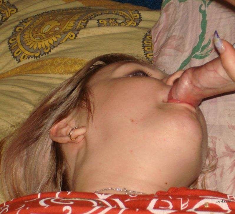 Russian Woman Double Blowjob: Explicit Amateur Porn Photo