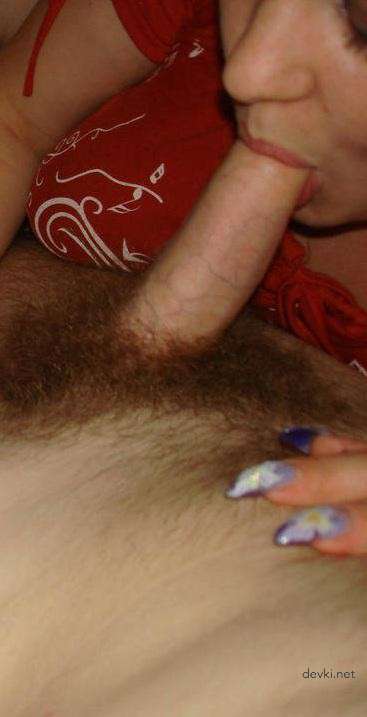 Russian Woman Double Blowjob: Explicit Amateur Porn Photo