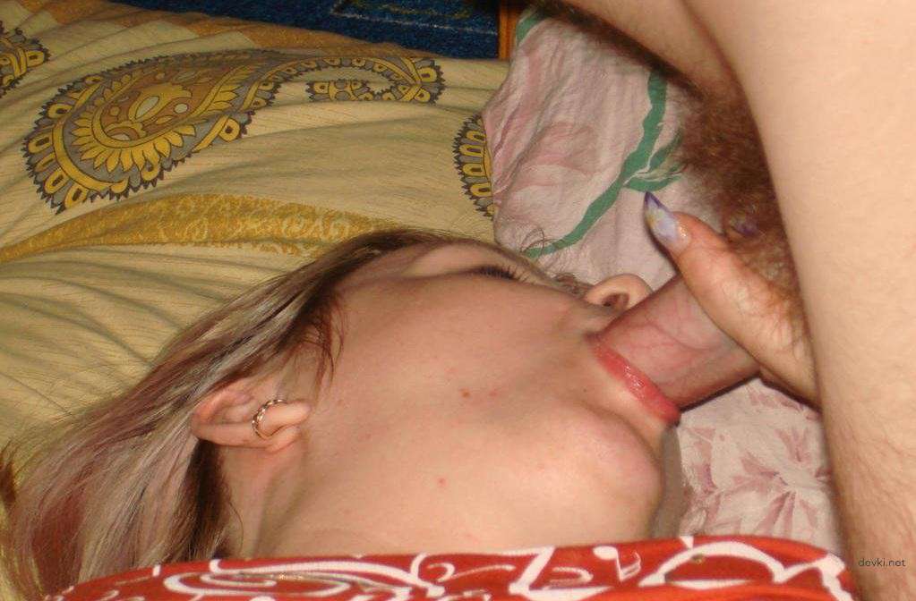 Russian Woman Double Blowjob: Explicit Amateur Porn Photo