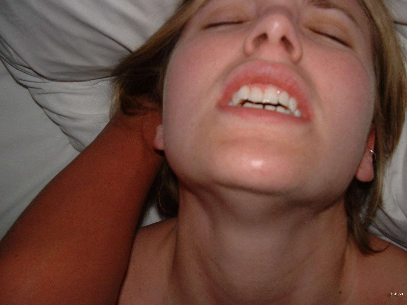 Amateur Wife Shows Off Her Hairy Pussy - Explicit Homemade Porn