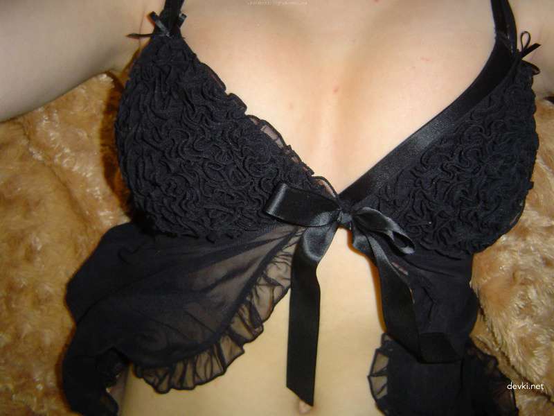 Private Porn of a Lovely Beauty: Explicit Amateur Sex Photos