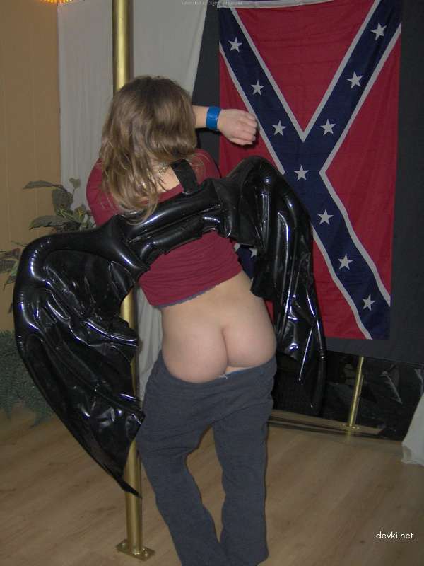 Private Porn of a Lovely Beauty: Explicit Amateur Sex Photos