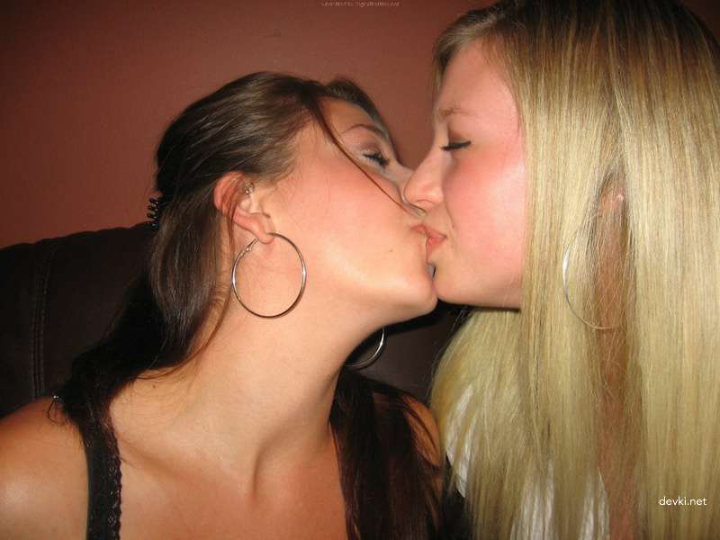 Private Porn of a Lovely Beauty: Explicit Amateur Sex Photos